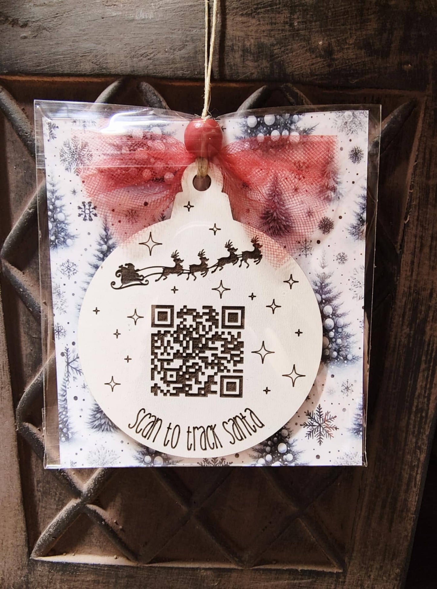 Santa Tracker Ornament with working QR Code